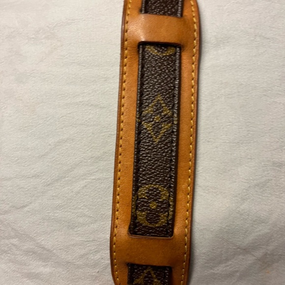 Gorgeous Auth Louis Vuitton Danube MM Crossbody Unisex EUC!!! - Picture 8 of 14